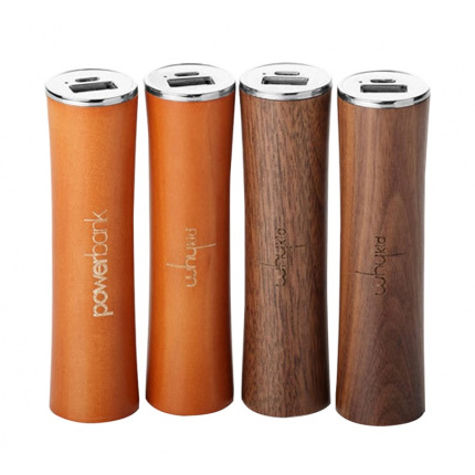 Powerbank aus dunklem Holz - Topgiving